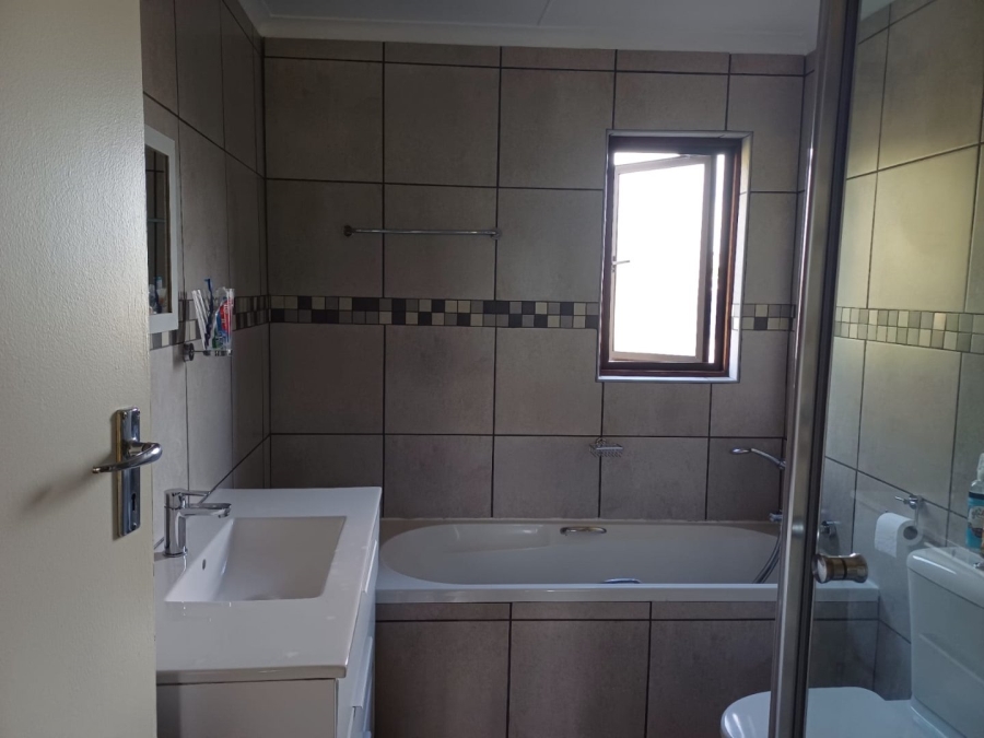 3 Bedroom Property for Sale in Heatherlands Western Cape